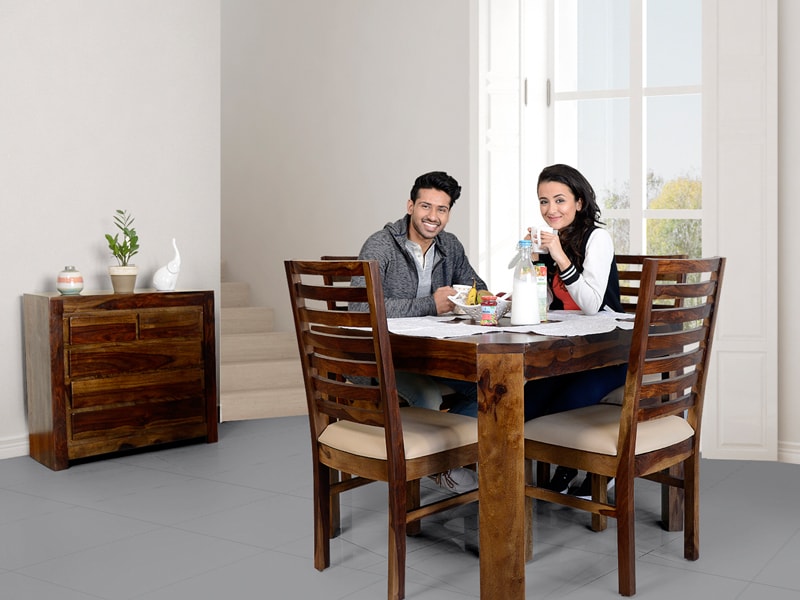 Alexa_Dining_Table