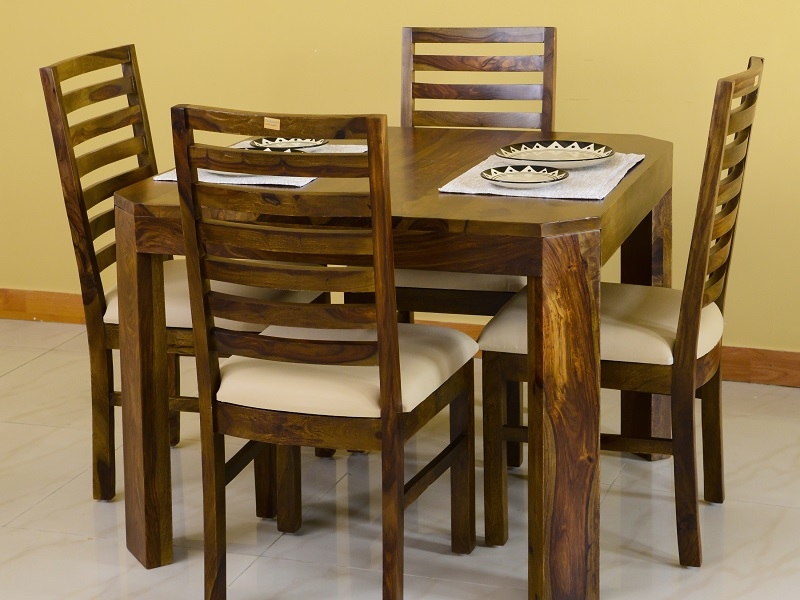 6 seater dining table on rent