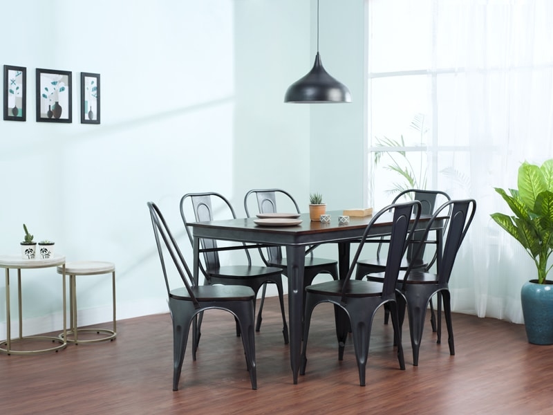 4 seater dining table on rent