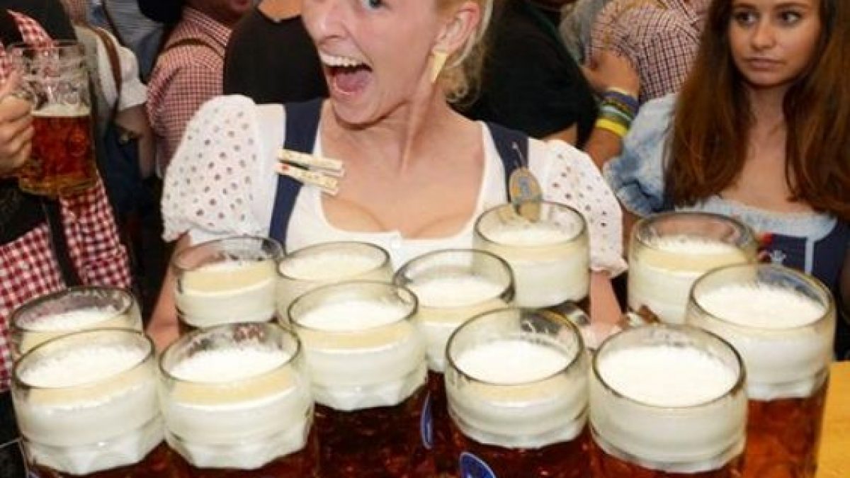 Festival oktoberfest, chapeau drapeau allemand et bière, célébration  allemagne traditionnelle Vecteur par ©stockgiu 410558260