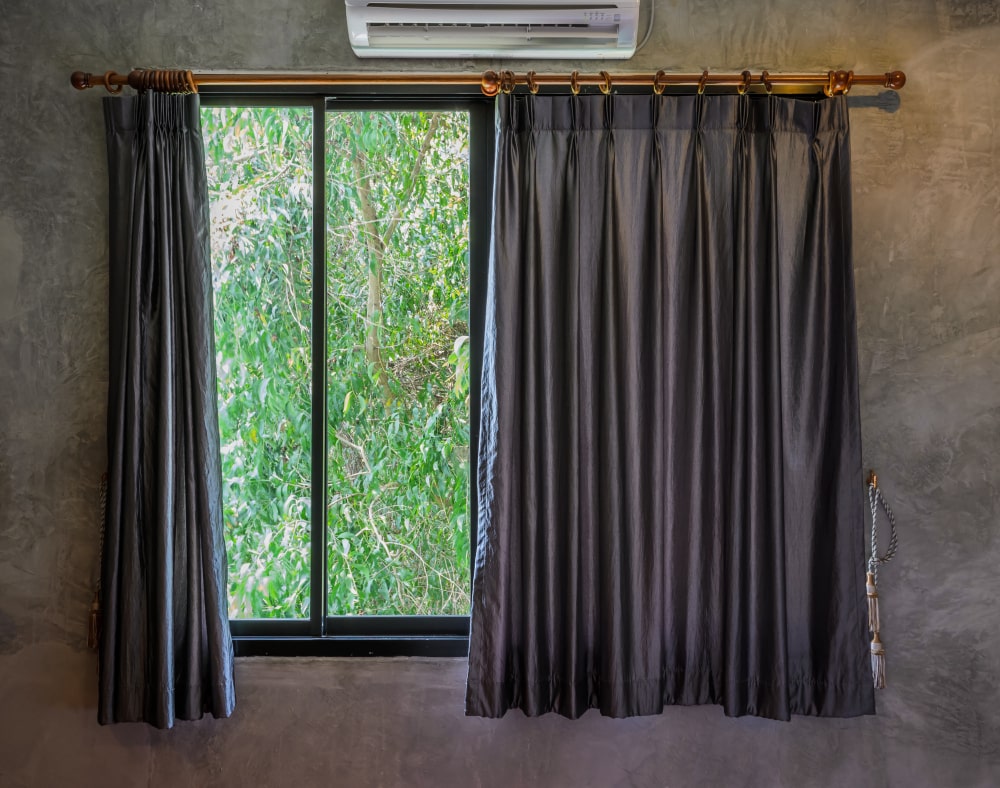 heavy-window-curtains